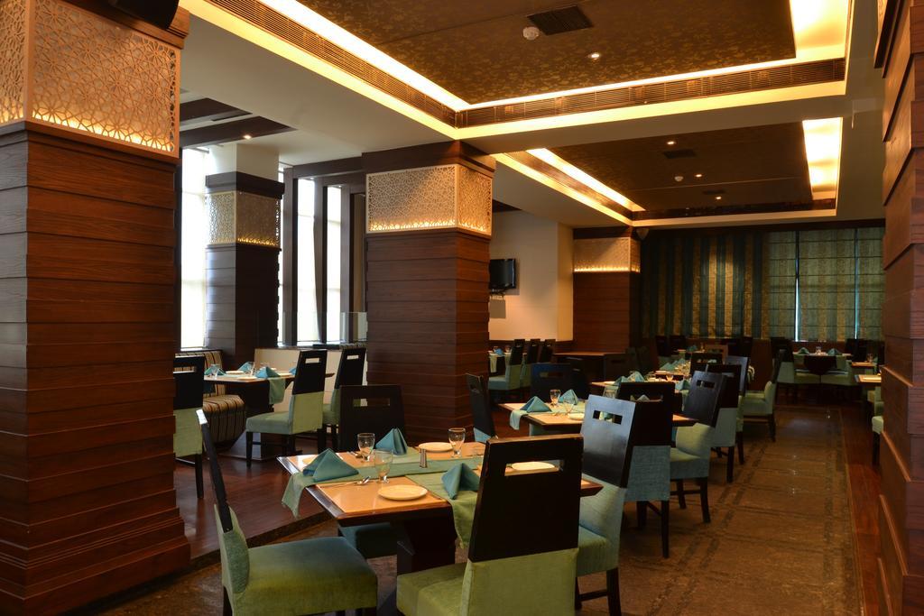 皇家克里夫酒店 坎普尔 外观 照片