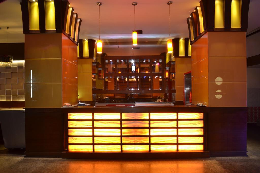 皇家克里夫酒店 坎普尔 外观 照片