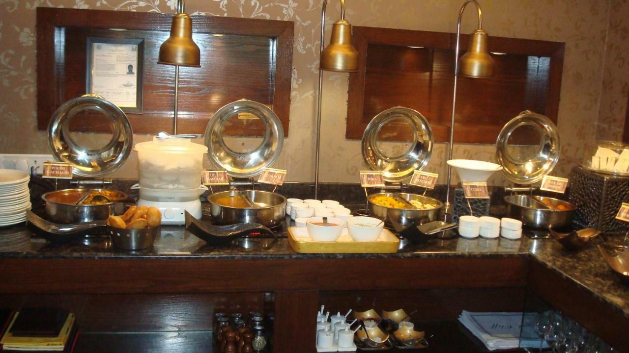 皇家克里夫酒店 坎普尔 外观 照片