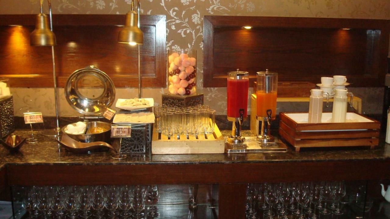 皇家克里夫酒店 坎普尔 外观 照片